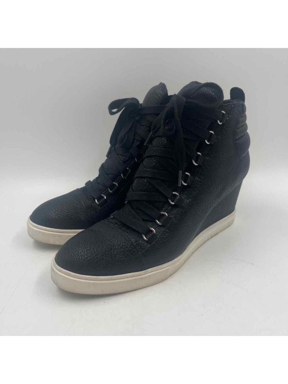 Linea Paolo Leather Wedge Women's Shoe Size 8 Black pebble Sneakers